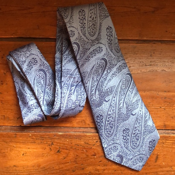 GEOFFREY BEENE 100% silk Blue Textured Paisley Pattern Classic Career $129 NEW - Picture 2 of 11